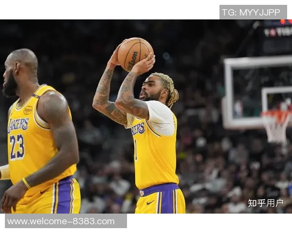 湖人客场挑战76人胜率接近势均力敌激战在即