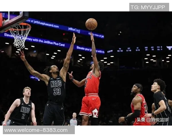 克拉克斯顿全能表现助球队获胜9投7中贡献15分9板4助3断3帽正负值1