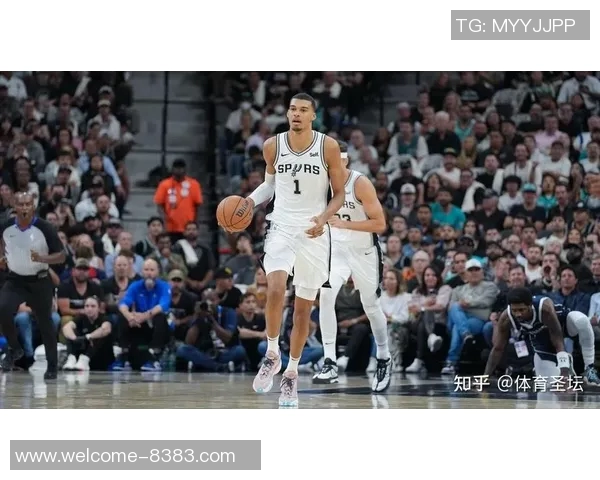 文班亚马称赞本赛季第二次战胜雷霆的比赛令人赏心悦目表现出色